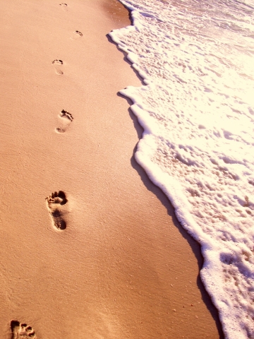 Footsteps in Sand Wallpaper