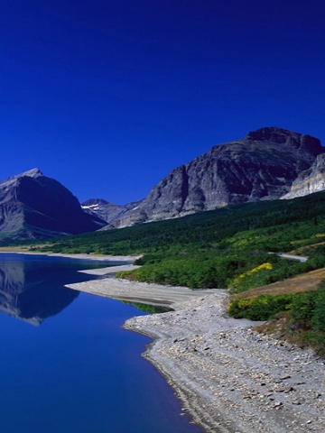 Lakeside Valley Wallpaper