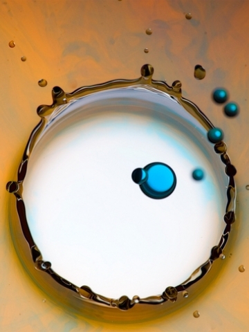 Macro Waterdrop Wallpaper
