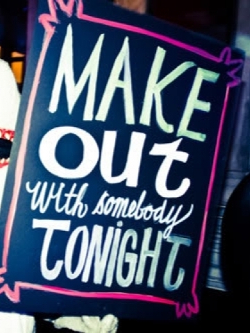 Make out with Somebody Wallpaper