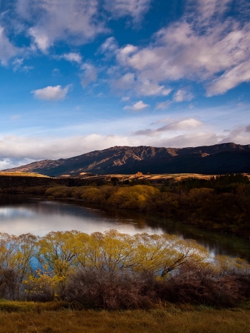 Mountainside Lake Wallpaper