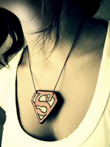 Superman Necklace Wallpaper