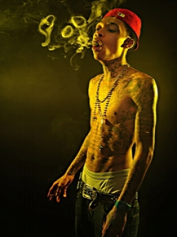Wiz Khalifa No Shirt Smoking Wallpaper