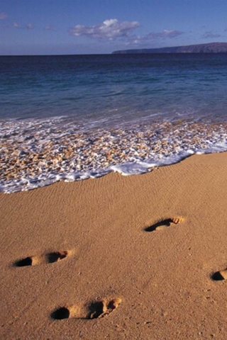 Footprints on Beach Wallpaper