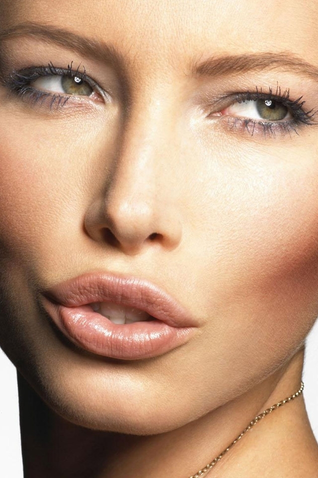 Jessica Biel Face Wallpaper